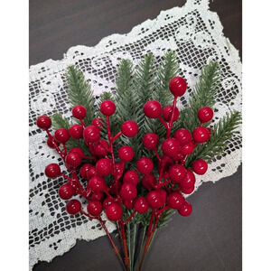 10pcs Christmas Pine Needle w/Red Berries Stem Picks DIY Winter Wreath Crafts